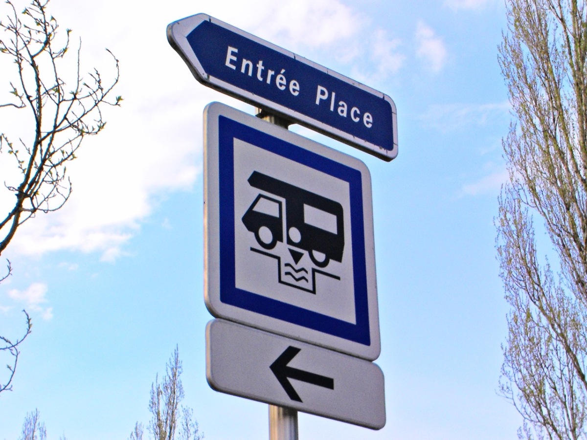 Francie: zprává o cenách služeb pro obytná vozidla v roce 2023