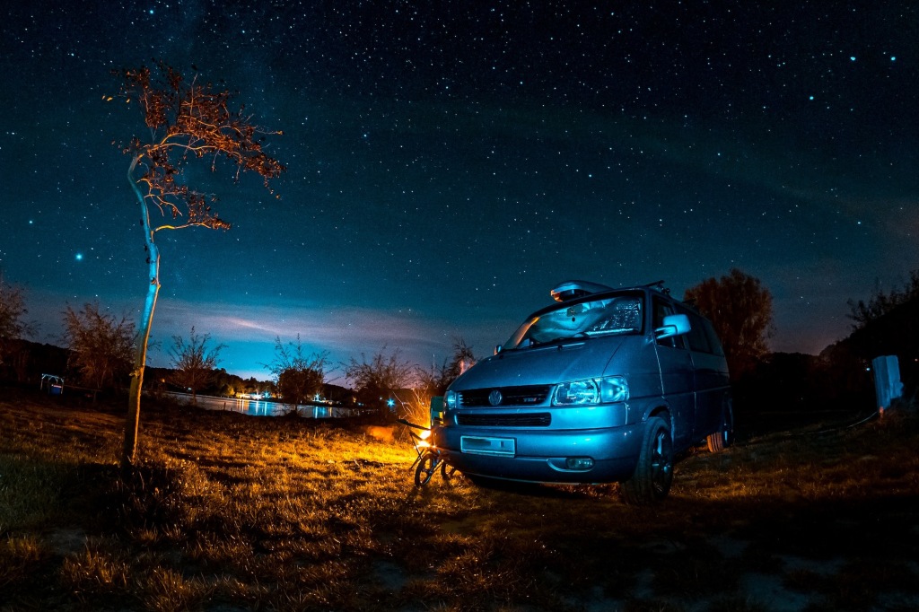 VAN Night – aplikace pro příznivce spaní v autě a kempovacích dodávkách